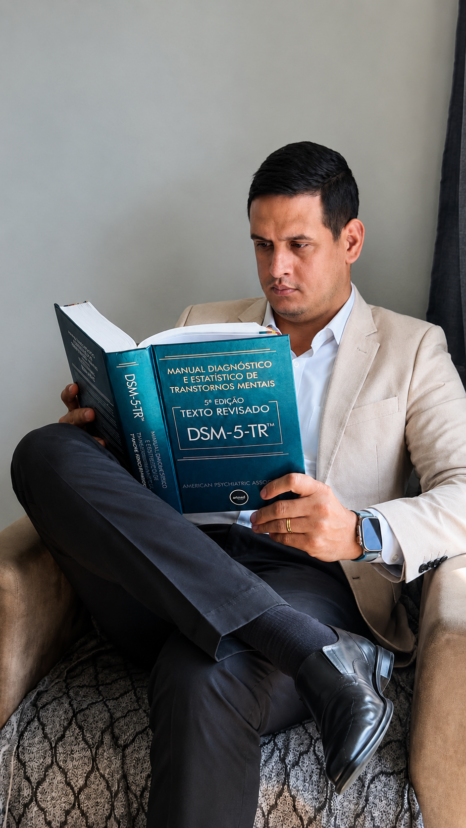 Dr. Diego Dantas estudando DSM-5-TR